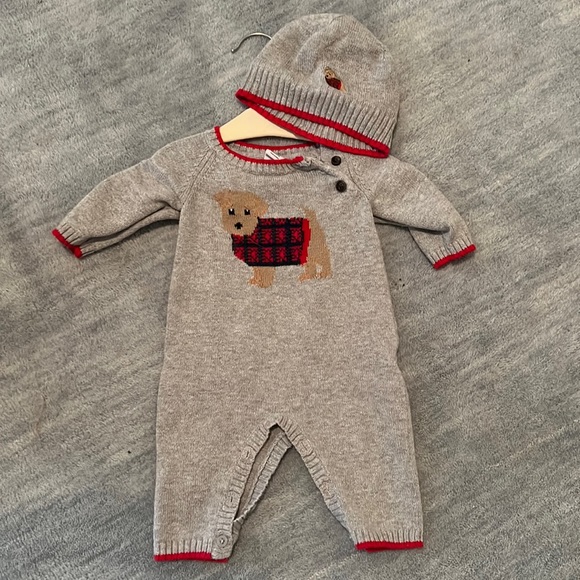 Janie and Jack Other - Janie and jack knit outfit with matching hat